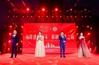 过年春联怎么贴